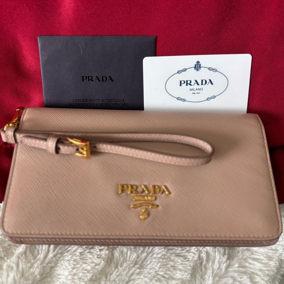 ❌🛑❌Prada 3-Way Clutch. - Picture 9 of 16